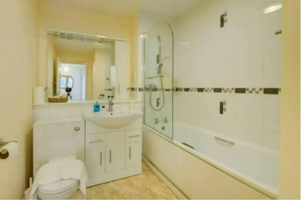 אדינבורו Lovely 2 Bdr Apartment In Dalry / Near Haymarket 0*,